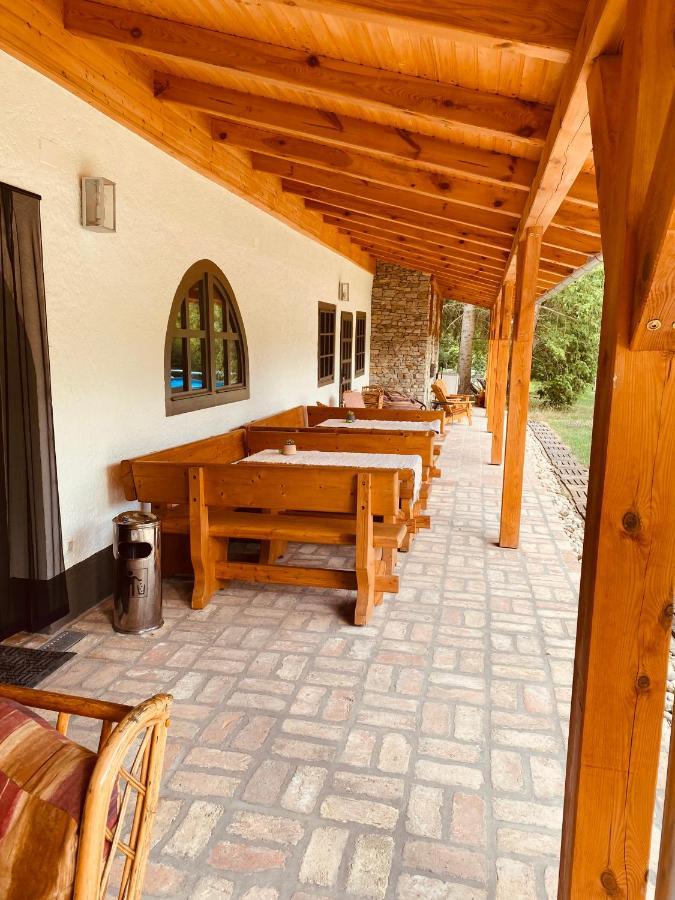 Fonfa Liget Hotel Senye Ngoại thất bức ảnh
